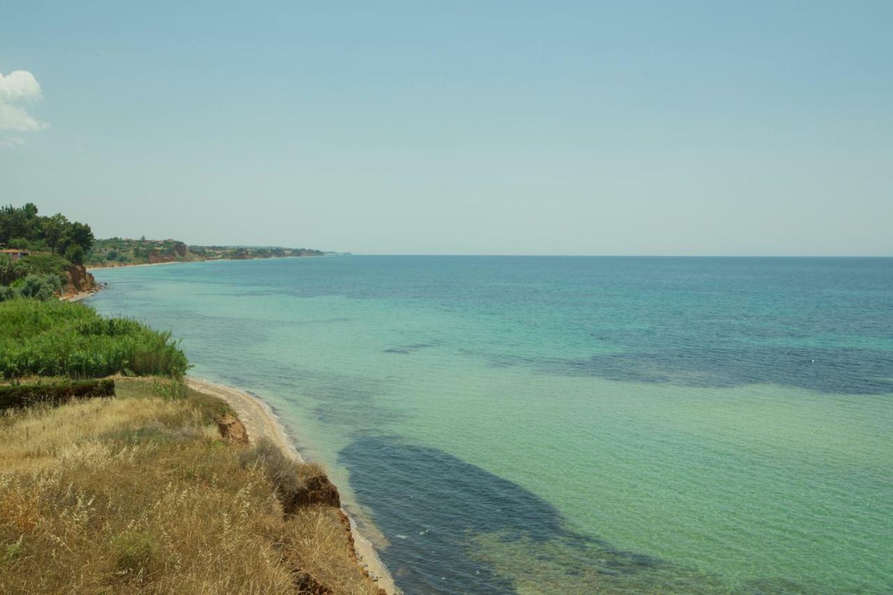 Magnificent Seascape Villa On A Secluded Beach Nea Moudania Exterior foto